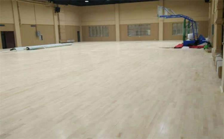 松木羽毛球館木地板安裝工藝