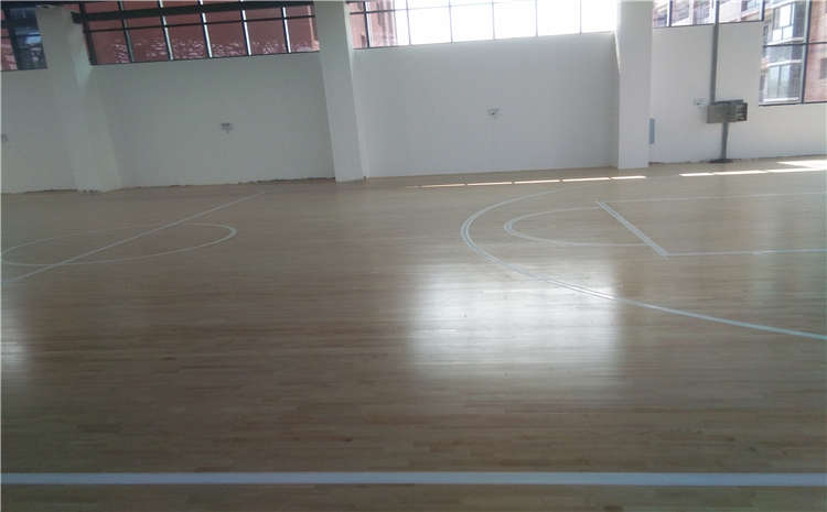 體育場館運動木地板不知道如何清潔？