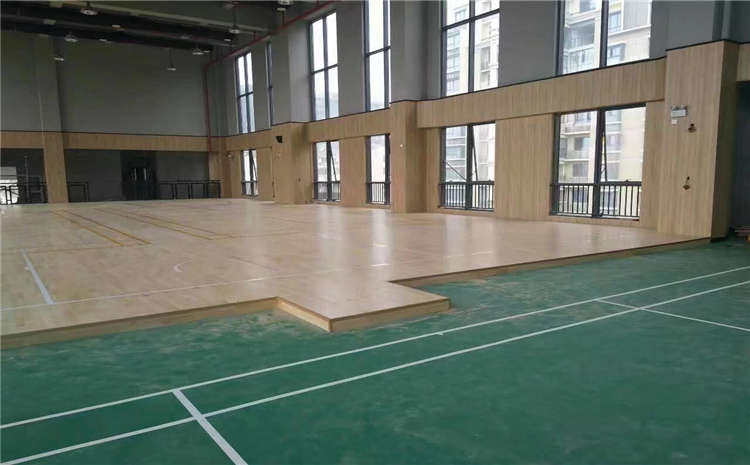 柞木實(shí)木運(yùn)動(dòng)地板一般多少錢(qián)？