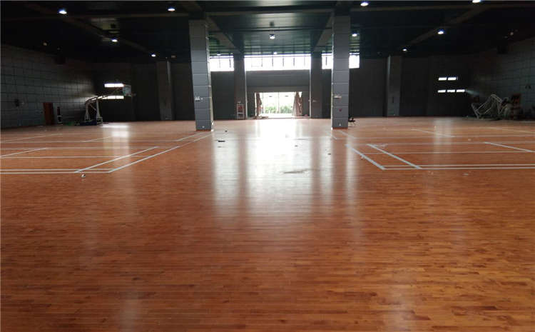 籃球木地板場(chǎng)館都是怎么施工