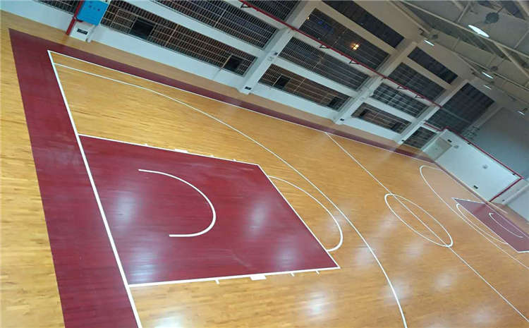 俄勒岡松籃球場地木地板怎么翻新