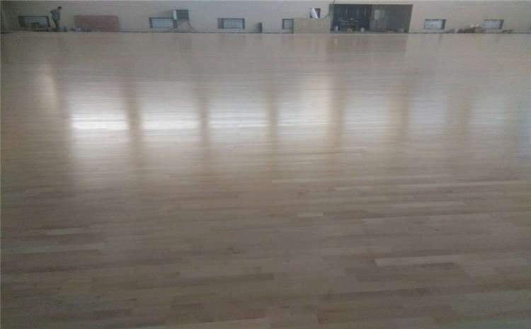 貴州楓木運動木地板怎么安裝