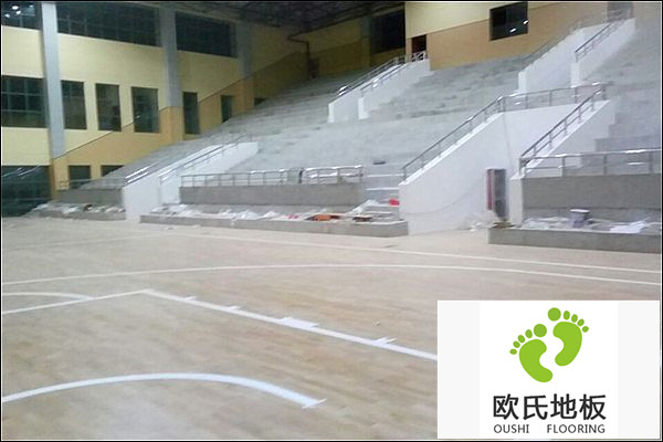 浙江麗水市青田縣船寮高級(jí)中學(xué)二期擴(kuò)建體藝館運(yùn)動(dòng)木地板案例